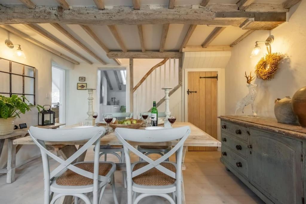 Beekeeper'S Cottage Факенхем Экстерьер фото