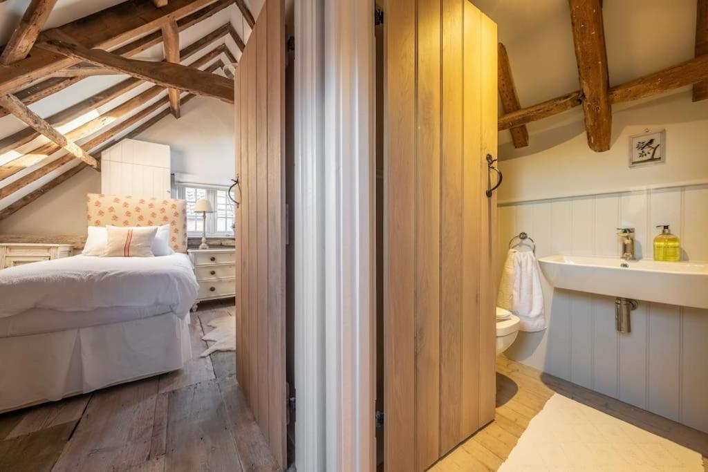 Beekeeper'S Cottage Факенхем Экстерьер фото